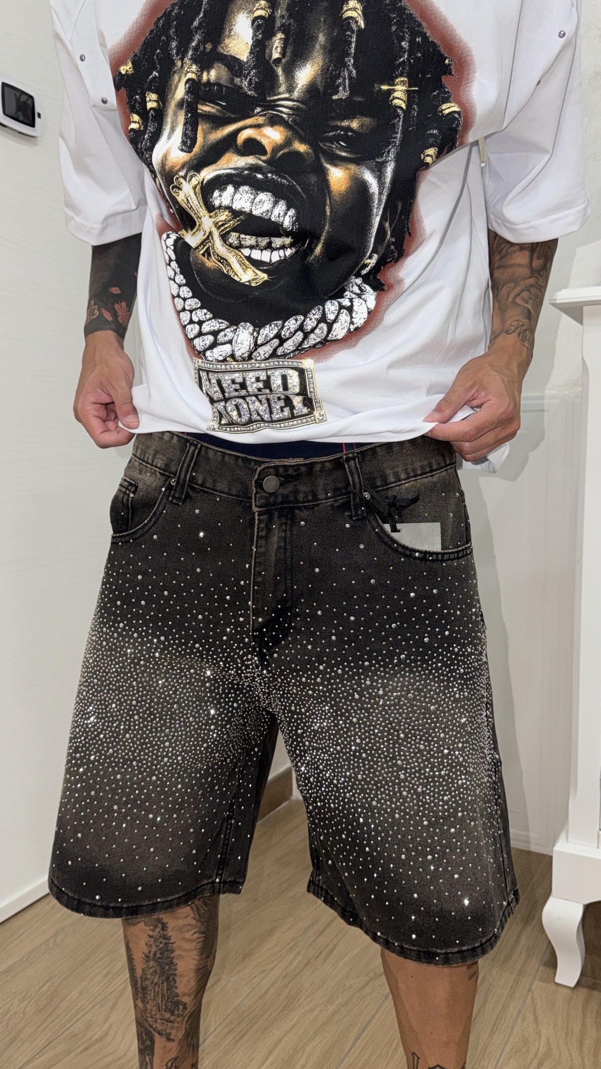T-SHIRT NEED MONEY