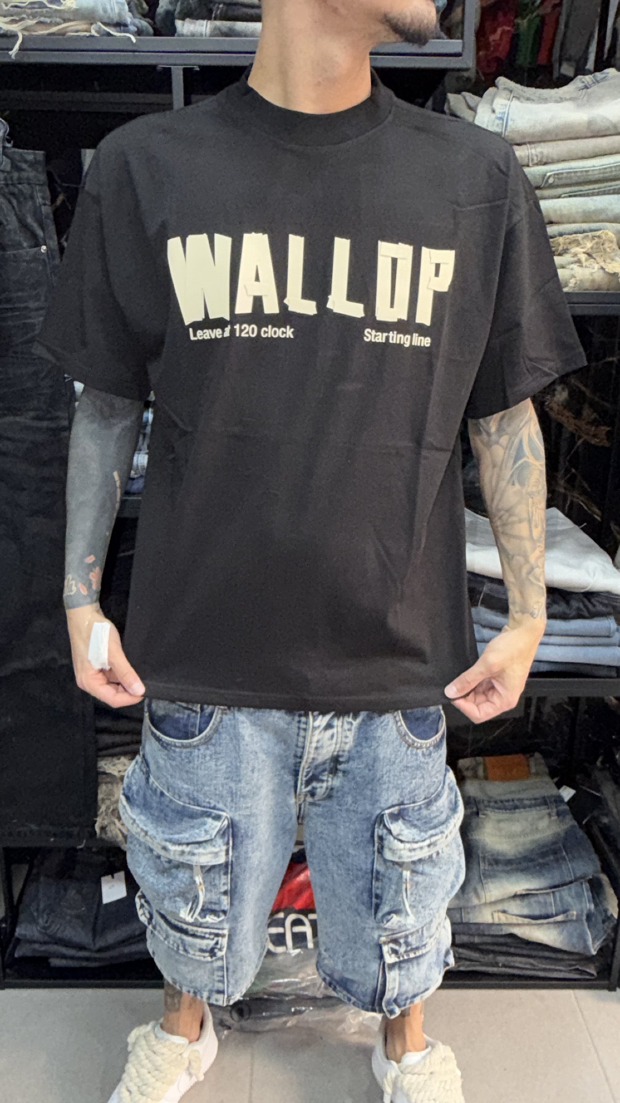 T-SHIRT WALL BLACK