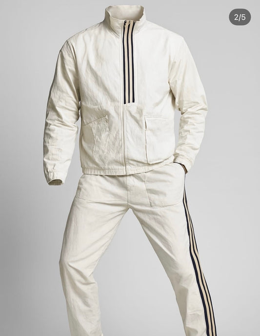 Coordinato di tuta stile Adid*s