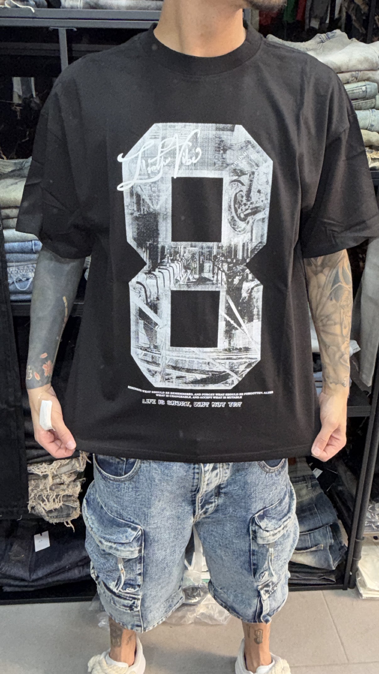 T-SHIRT 8 BLACK