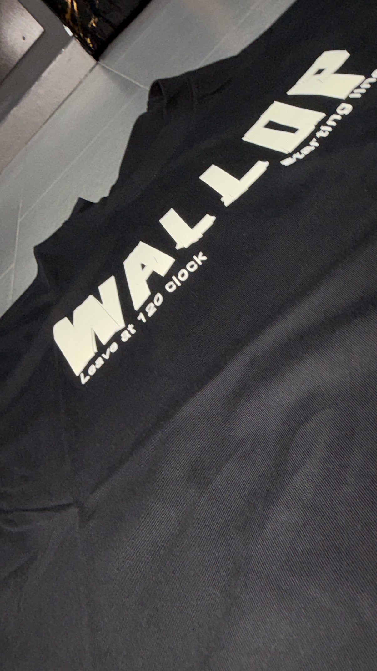 T-SHIRT WALL BLACK